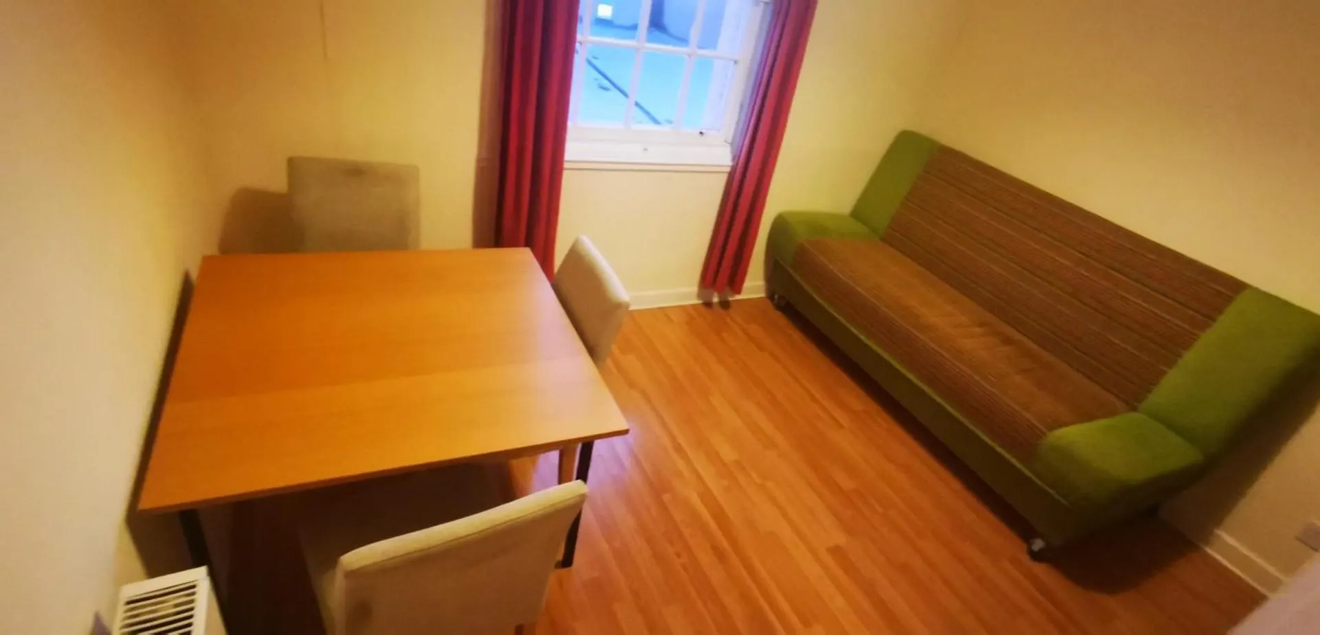 Simon Square Apartment إدنبرة